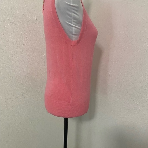 Zara Women’s Medium Pink Knit Sleeveless SweaterWith Gold Snap Button Closure - Picture 3 of 11